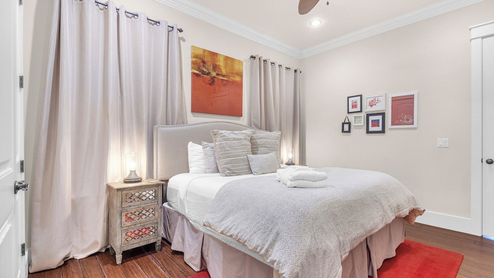 30A Getaway With Private Heated Pool, Hot Tub, and Golf Cart