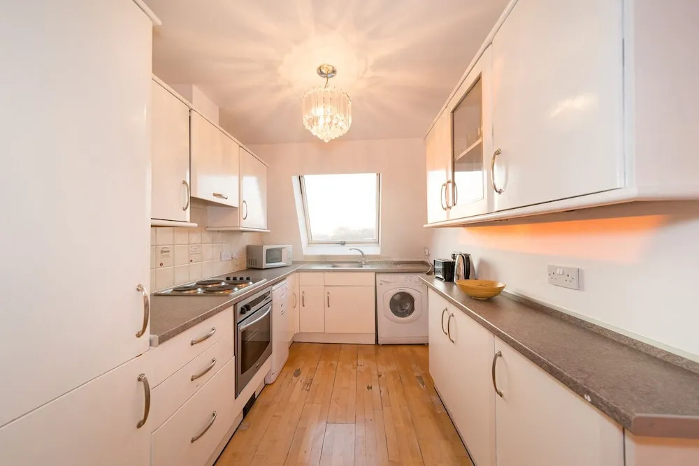 Beautiful West Ken One Bed Apartment