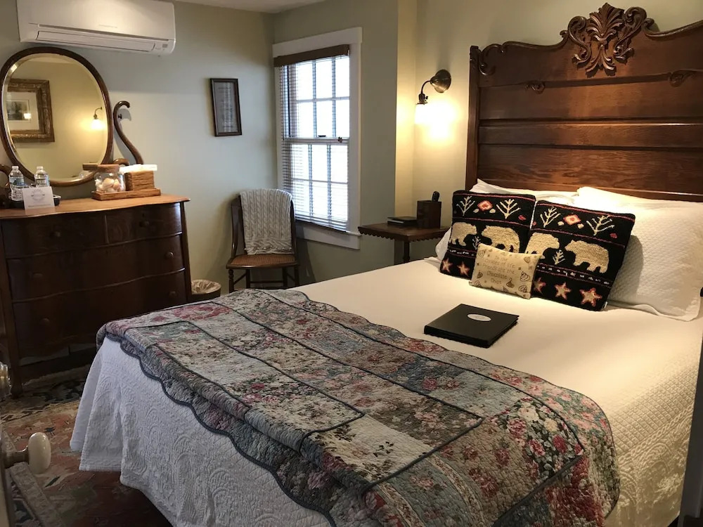Revere Guest House