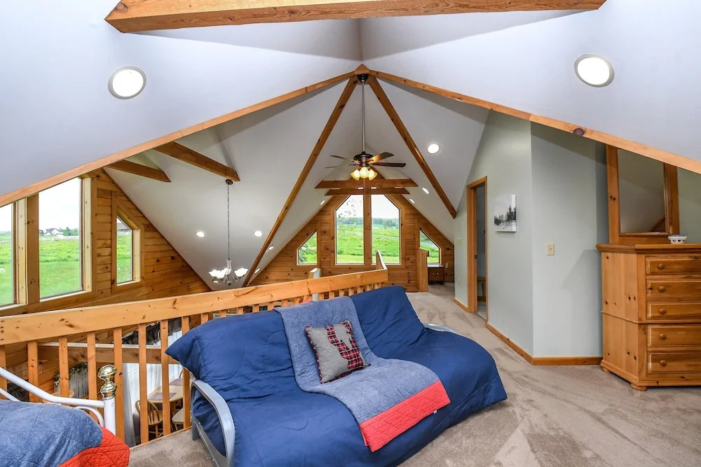 McKenzie's Cabin 2 Bedroom House
