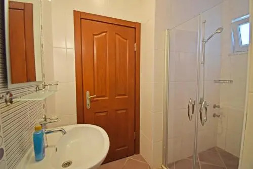 A2 Arnna Apartments