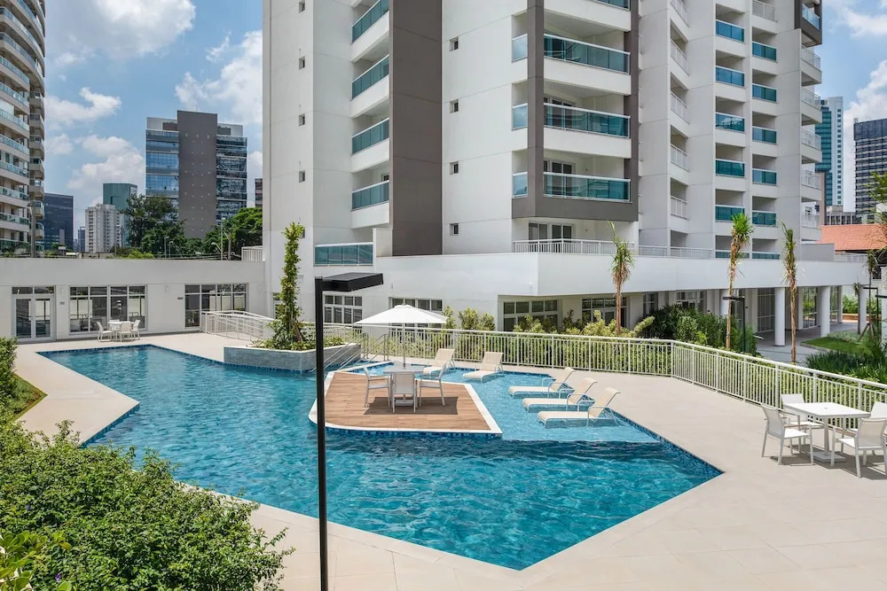 Summit Pinheiros by Bstay