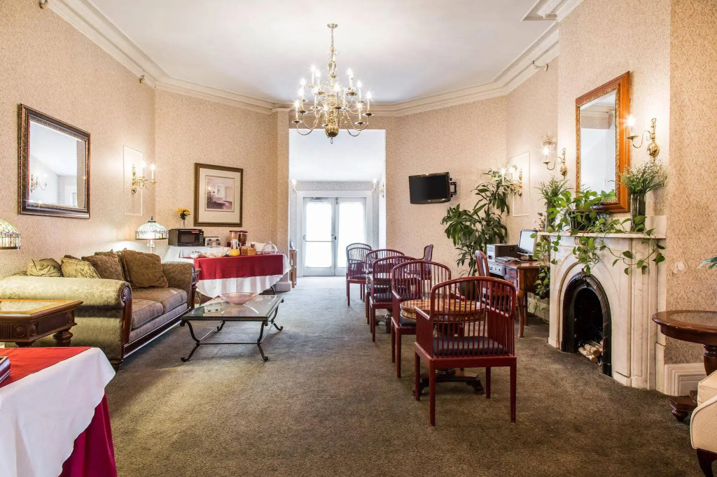 The Carriage House Inn Newport