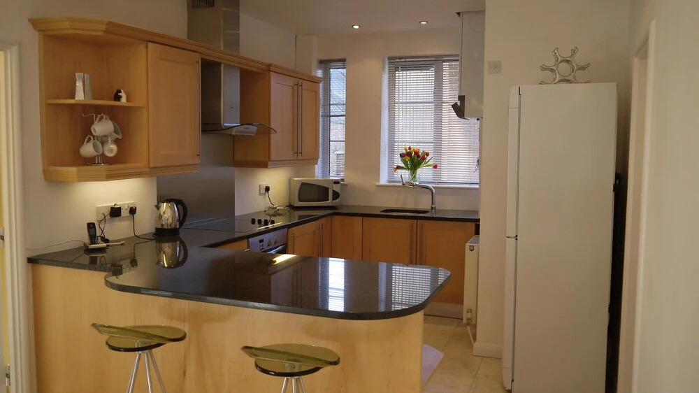 Moor Court Apartments Week2week