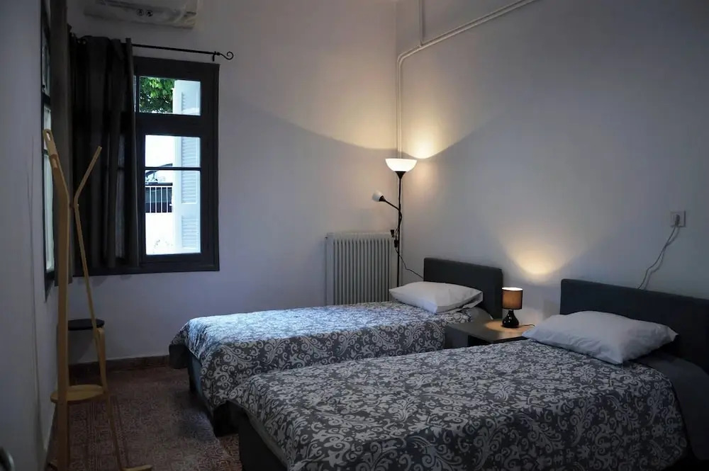 Renovated Home Next To Old Town