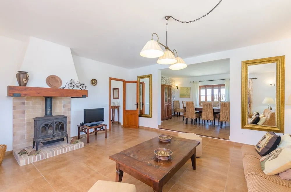 Angigal in Manacor With 4 Bedrooms and 3 Bathrooms