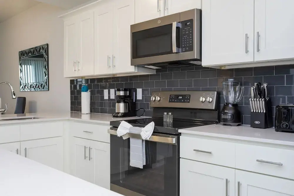 Gorgeous 2 Bedroom Apartment Close to Disney 305 3191