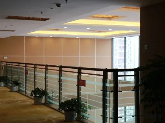 Qingtian Boutique Hotel (Zhaotong Fengxia Road)