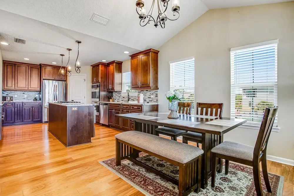 Beautiful 3-level Home Steps From the Beach W/wifi, Washer/dryer, & Central AC