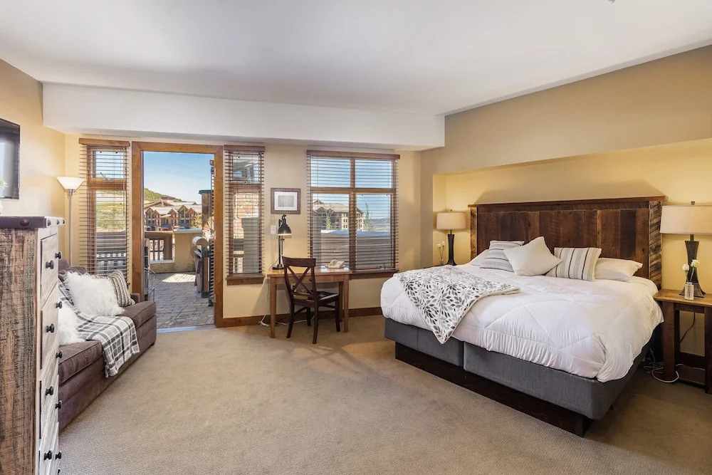 Sun Dialed-In Deluxe - Canyons Village Center