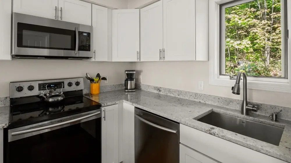 41 Summit Condo Near Mountain Shuttle by RedAwning