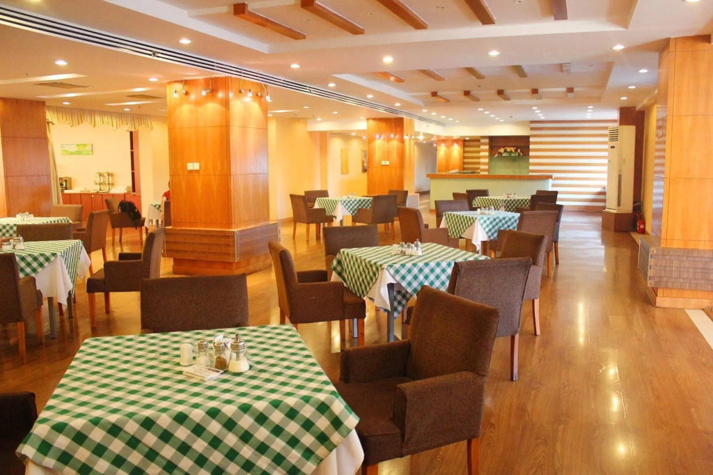 Vienna Classic Hotel (Hengtong Fortune Center Store)