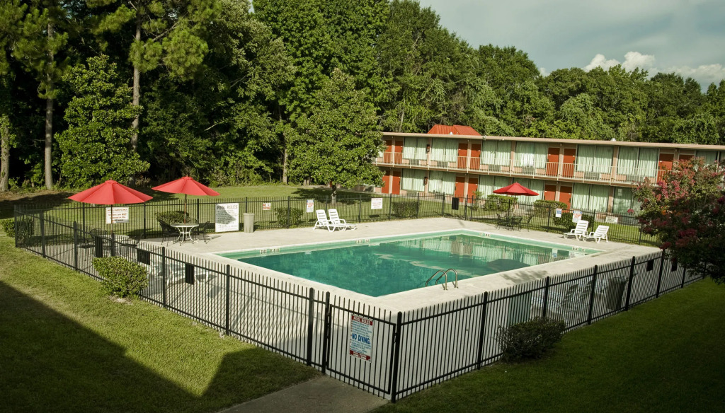 Express Inn & Suites