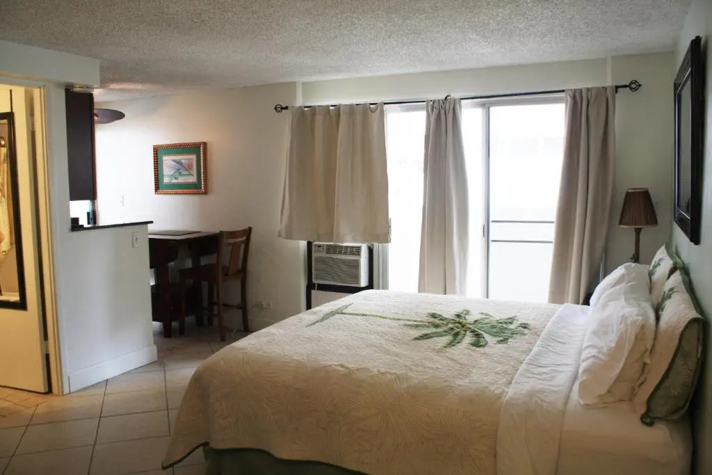 Renovated Private Kuhio Village 708A Studio - 2 min Walk 2 the Beach