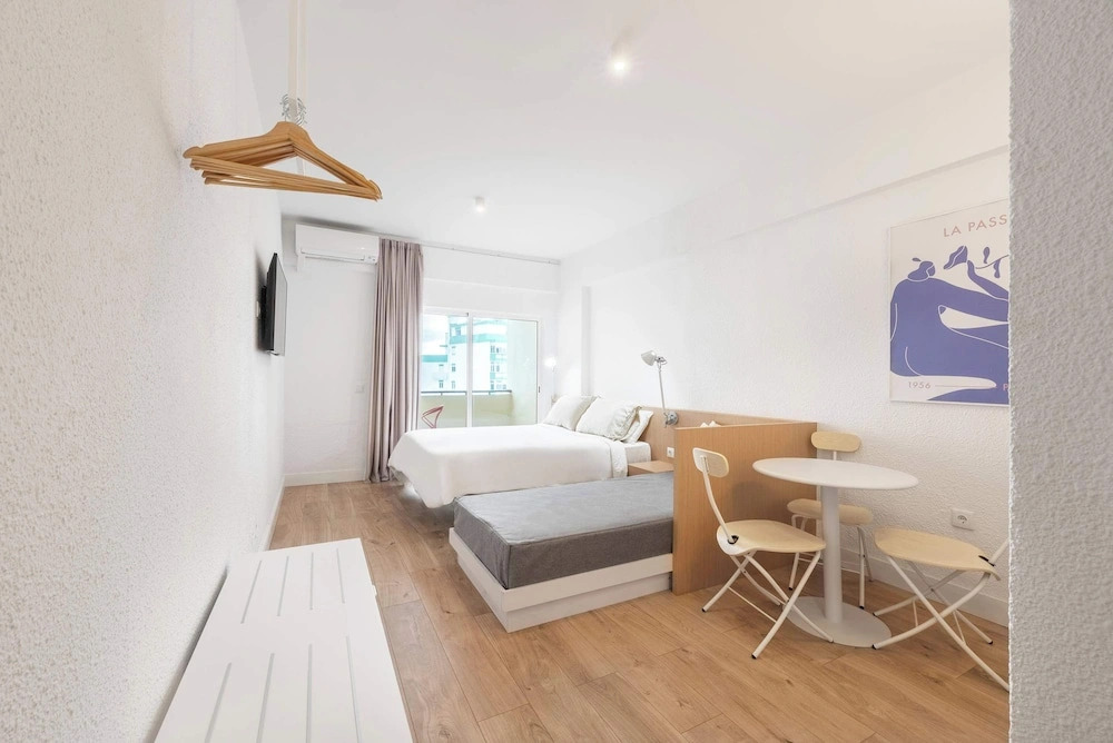 Equador Superior Suites by Olala Homes