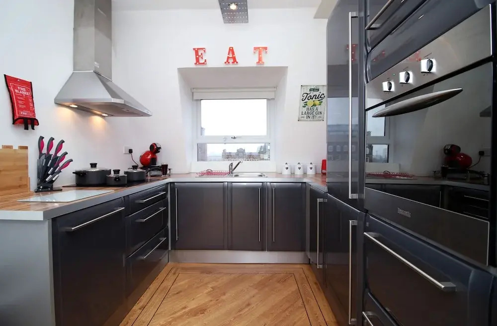 Stay In Cardiff Crichton House