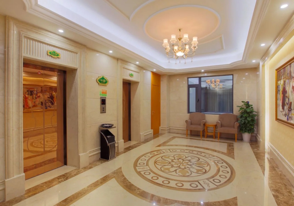 Venus International Hotel ( Shanghai Wild Zoo Shop)