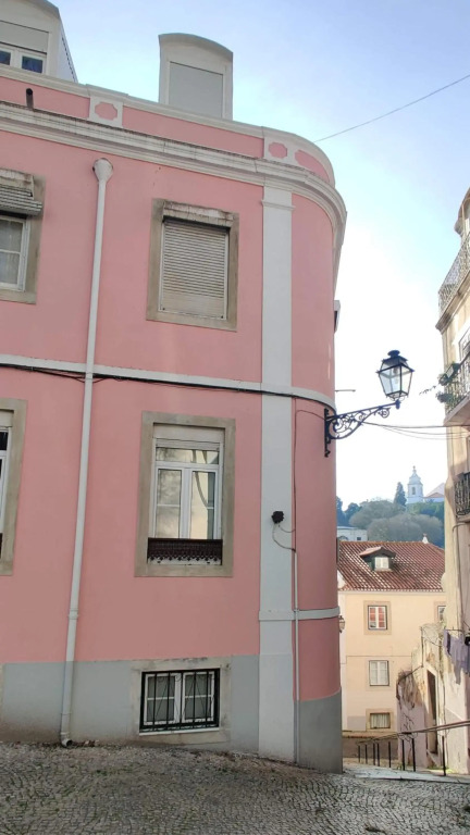 Alfama Graça neighbourhood typical & bright apartment with AC 1st floor