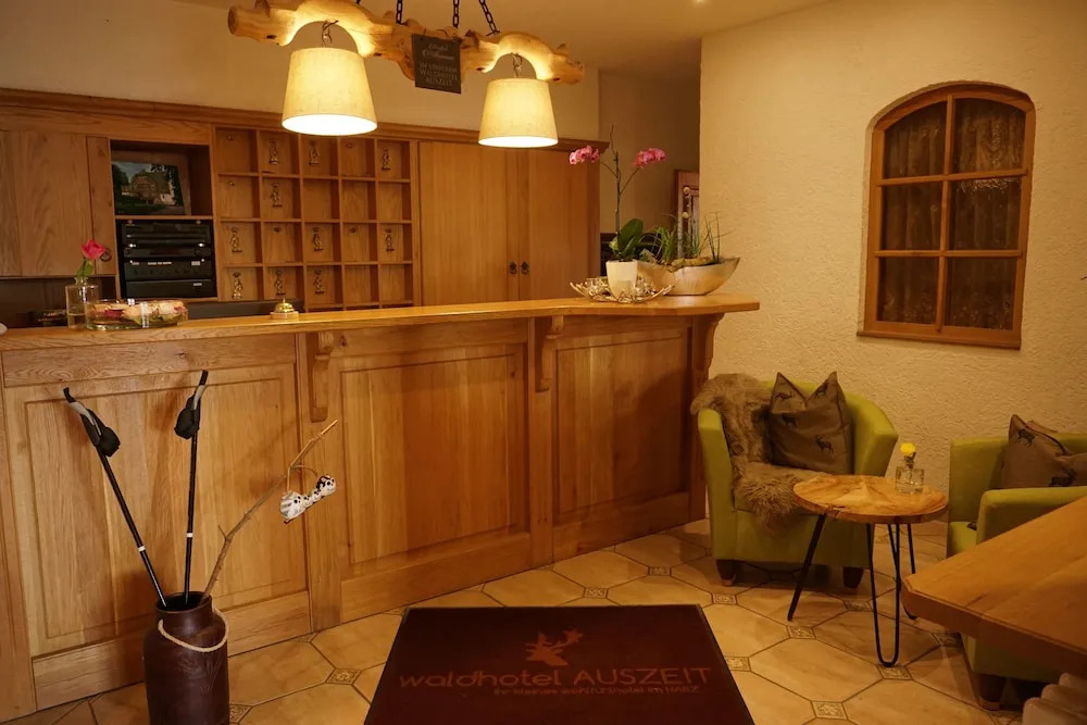 waldhotel AUSZEIT mit Restaurant & Café
