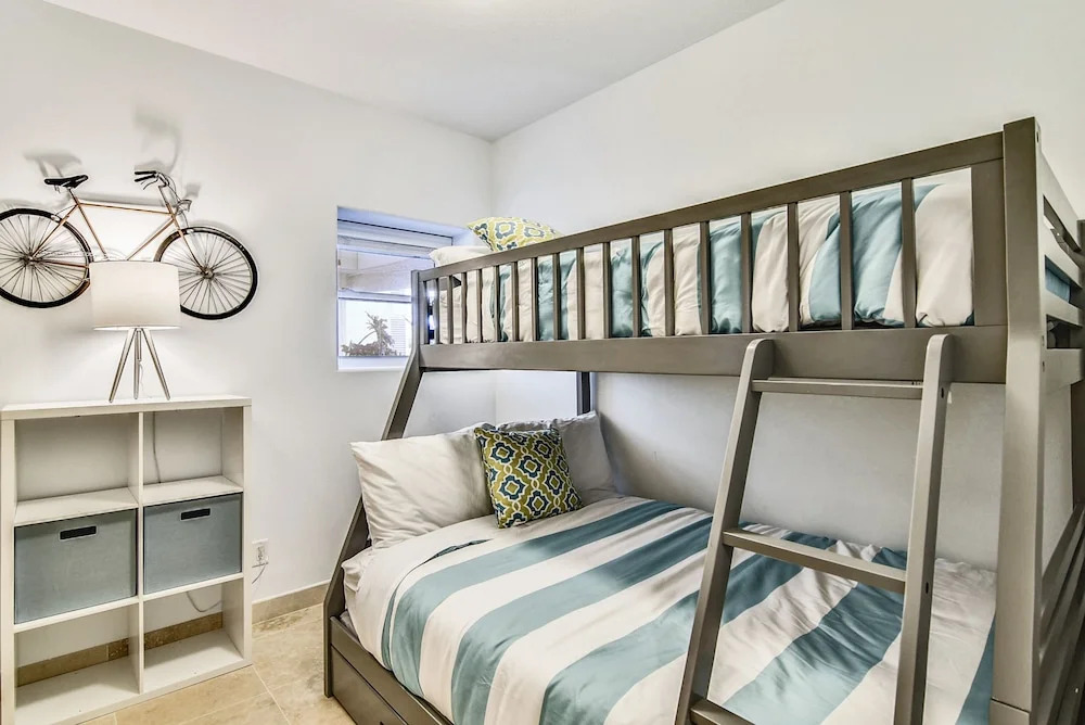 Ocean Grove 301-greta House 3 Bedrooms 2 Bathrooms Apts