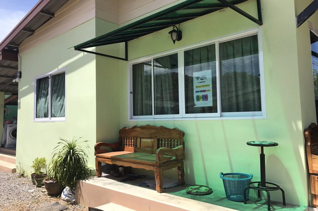 Baan Sri Lanta Sand