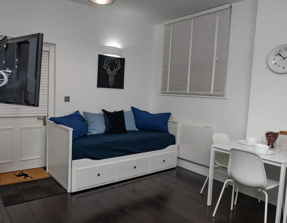 Kings Road Apartment 2