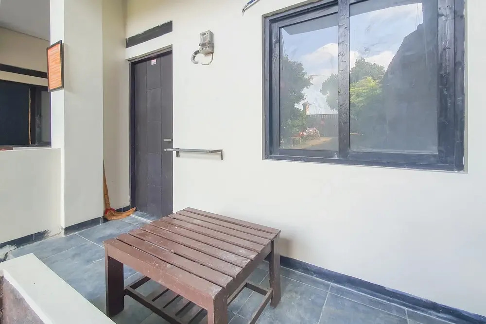RedDoorz Syariah near Universitas Muhammadiyah Cirebon