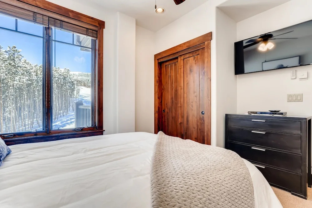 Ski-in/ski-out At Crystal Peak Lodge 3 Bedroom Condo