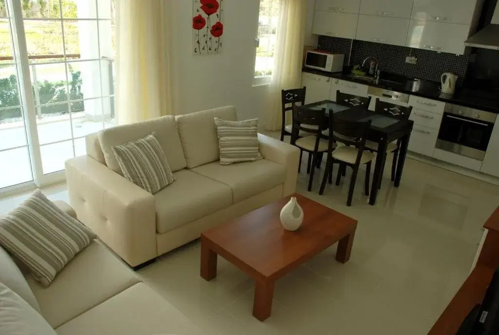 Side Aquamare Residence