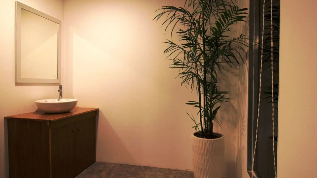 Emis Hotel