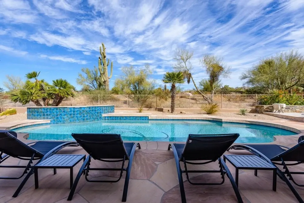 Casa Monument 3 Bedroom Home by RedAwning