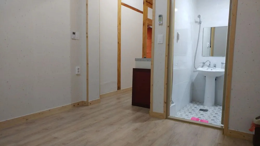 Chowoo Guesthouse