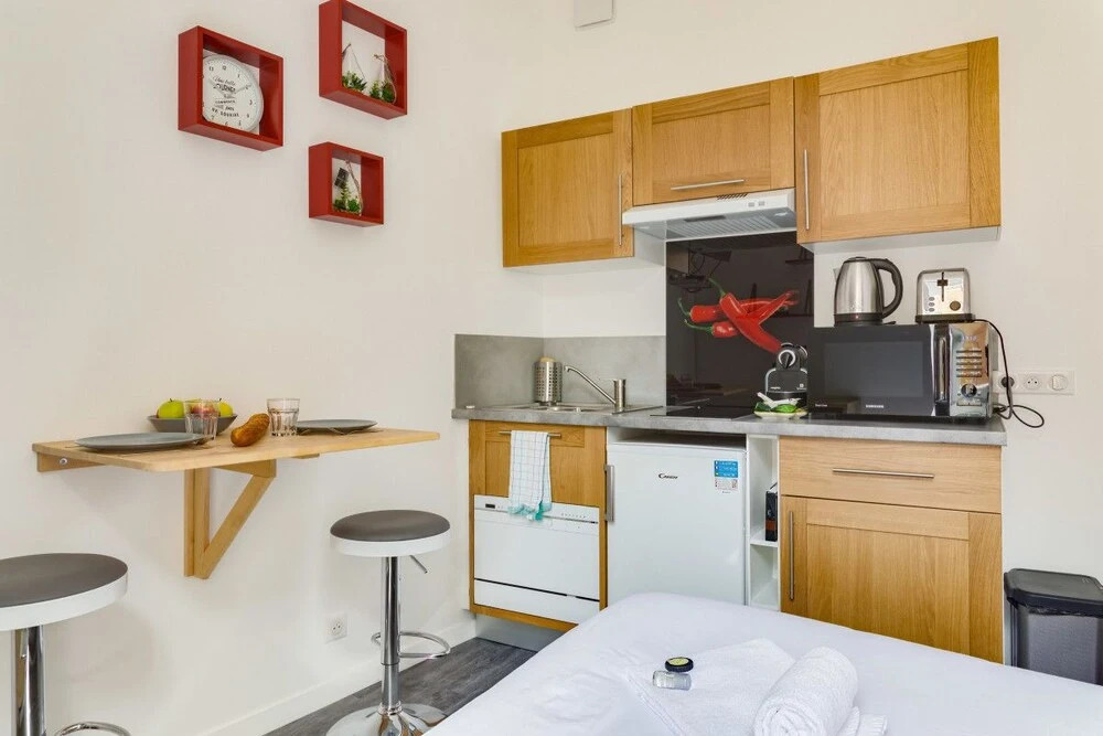 Modern studio near train station Part-Dieu by GuestReady