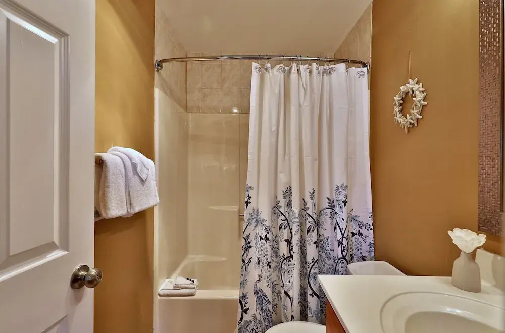 The Pico Escape: 3br/2ba Ski On/ski Off At Pico Mountain. Close To Killington. 3 Bedroom Condo