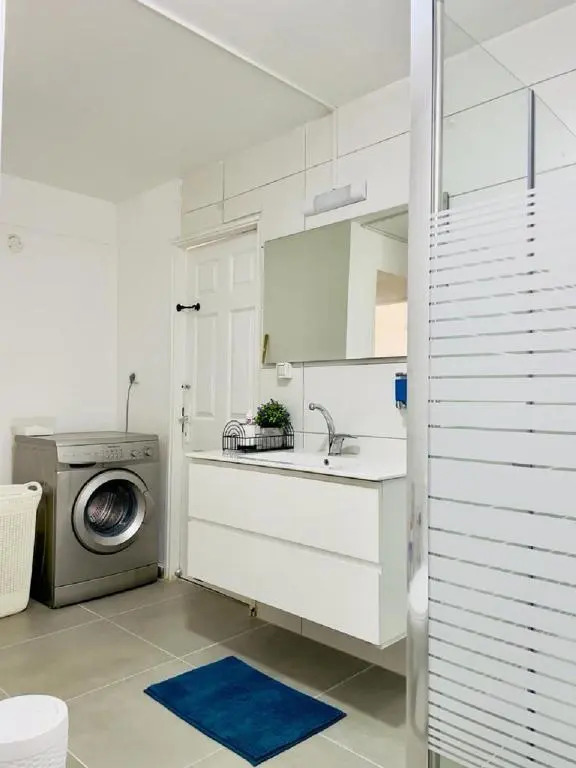 Beautiful apartment on the beach in Bat yam