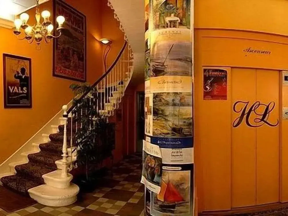 Logis Hôtel Restaurant Grand Hôtel de Lyon