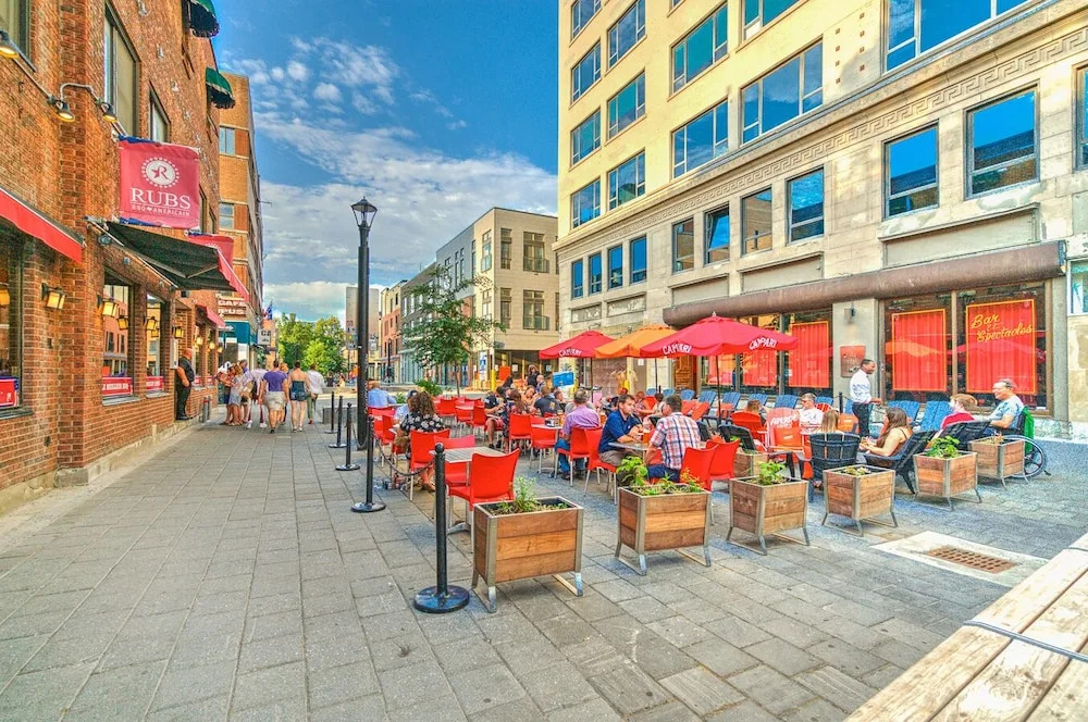 The Main 202 Central Modern Mezzanine Liv MTL