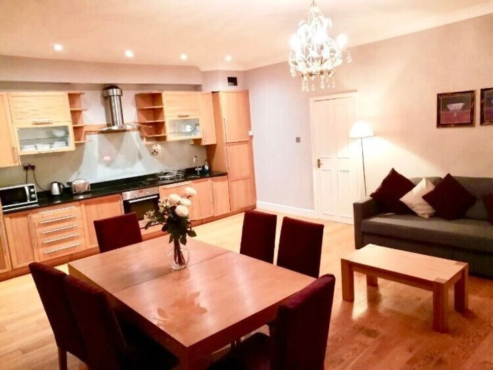 2 Bed Earls Court Hfs14