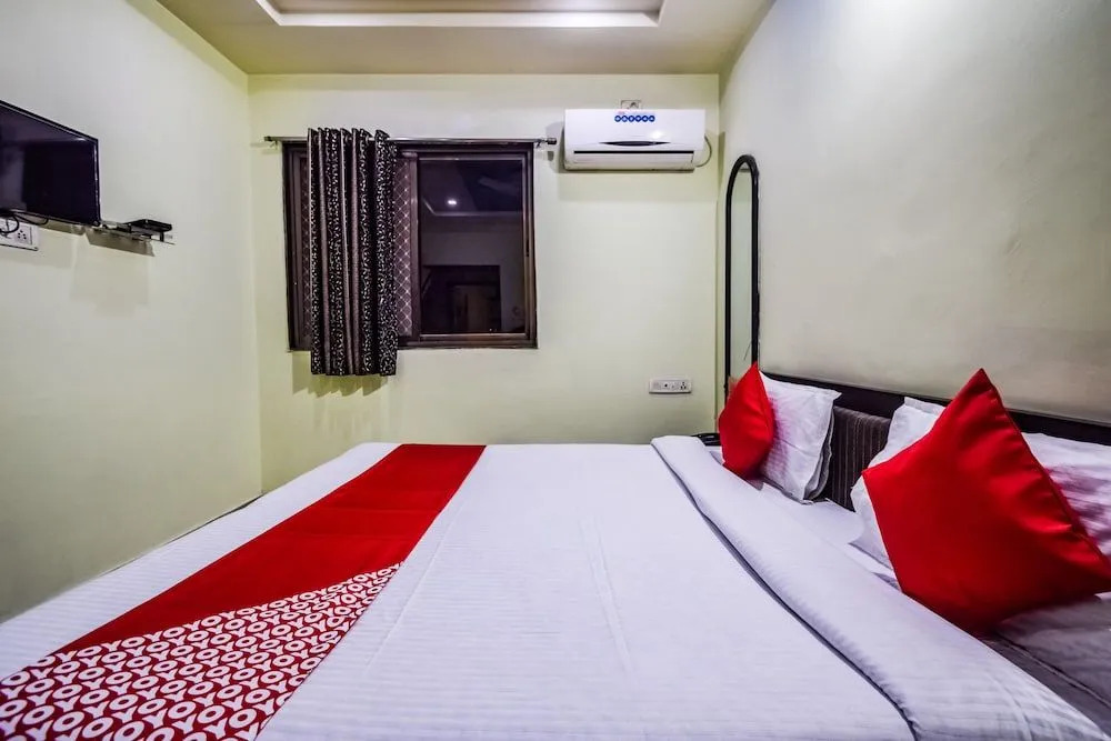 Oyo 36444 Hotel Prabhave & Dining Hall