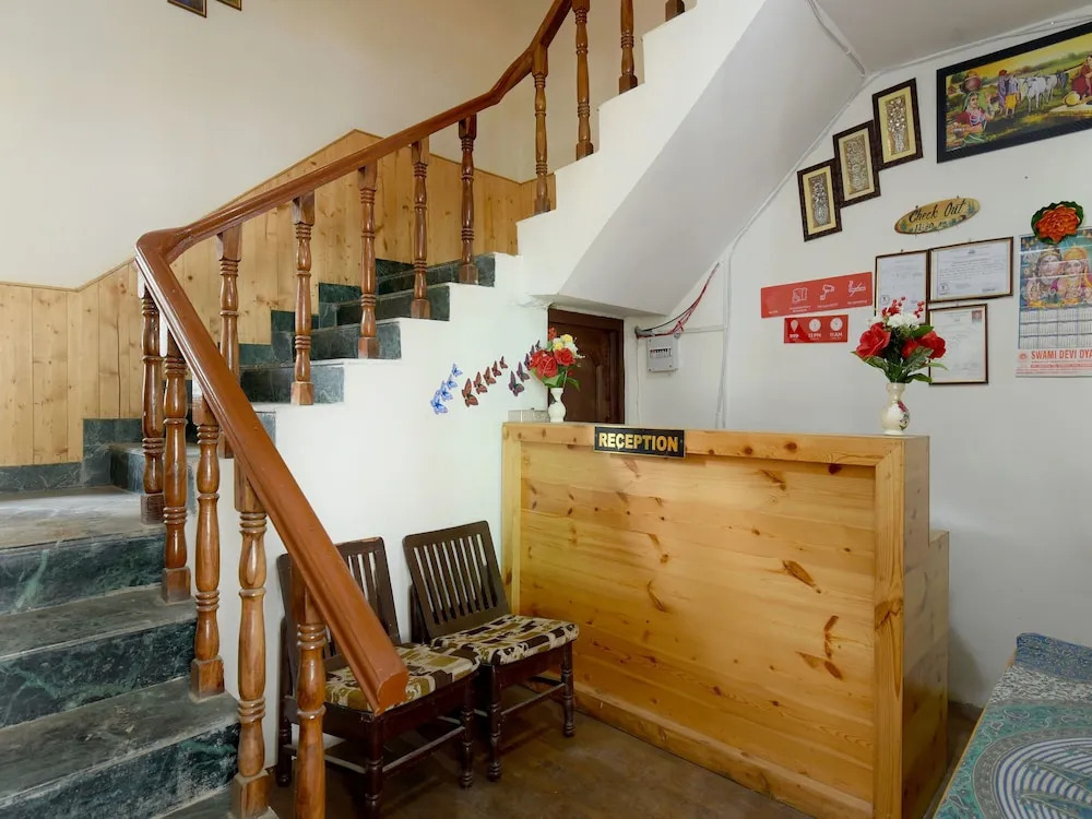 OYO 18555 Yogesh Cottage Manali