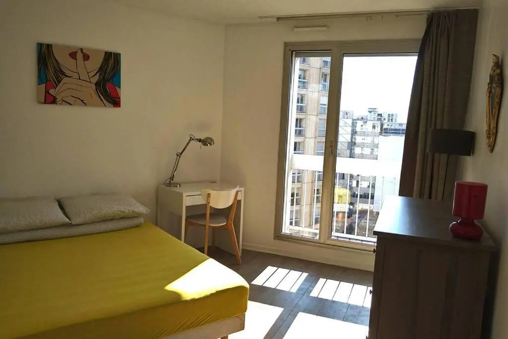 4 Min Walk To Metro, 60m², Renovated, la Defense
