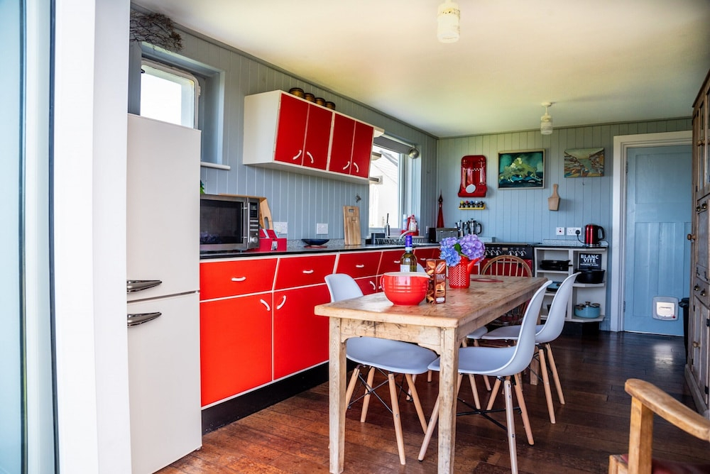 Bungalow in Pendeen With Stunning Sea Views