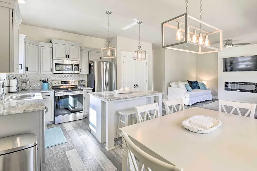 Modern Santa Rosa Beach Retreat w/ Yard & Patio