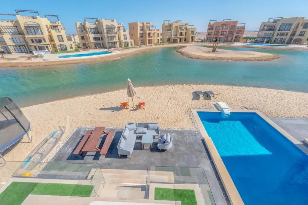 Long Island Gouna 5BR Tawila Beach House & Pool