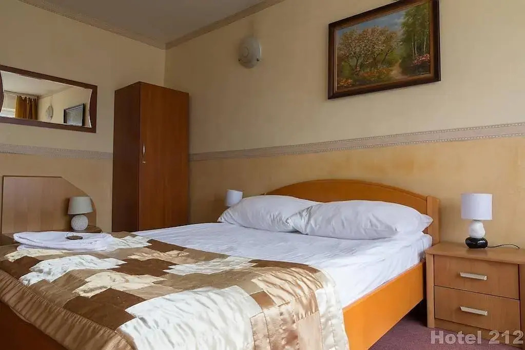 Hotel 212