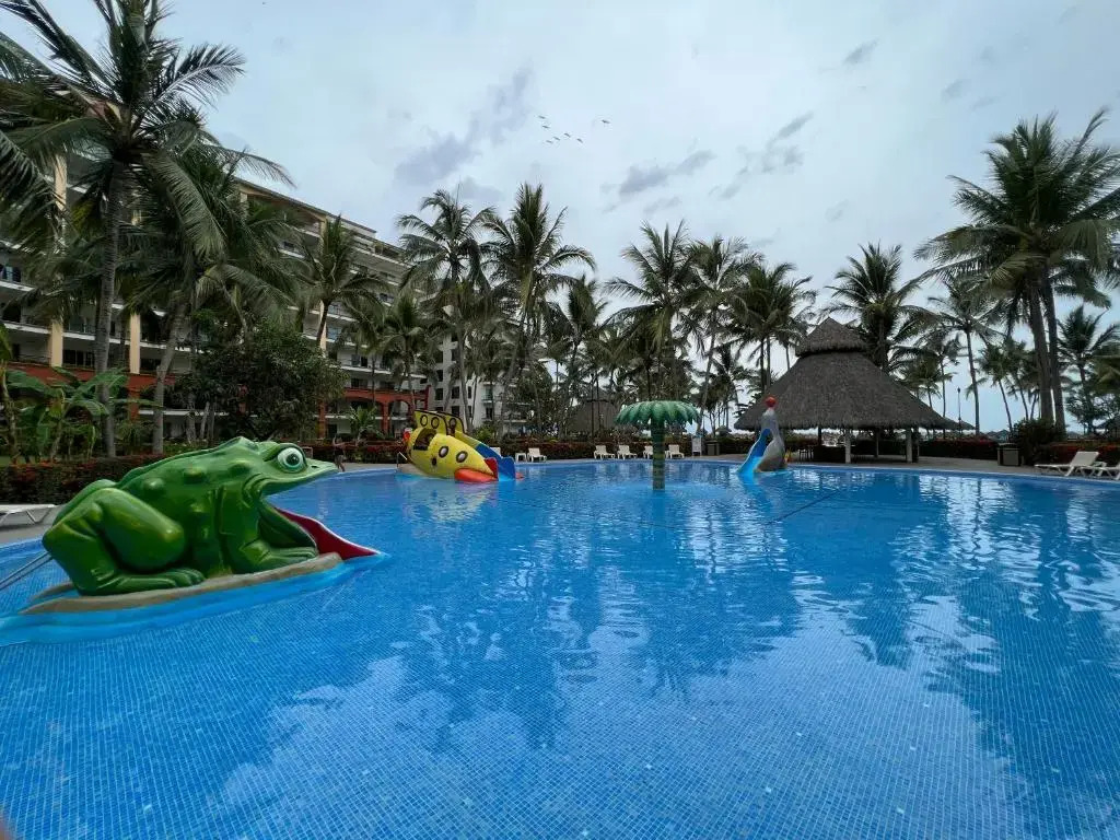 Beachfront 2 bedroom Condo in Playa Royale Resort, Nuevo Vallarta