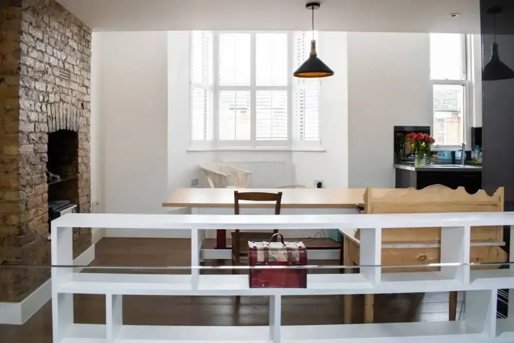 Modern 1 Bed 2-storey Flat in Clapton
