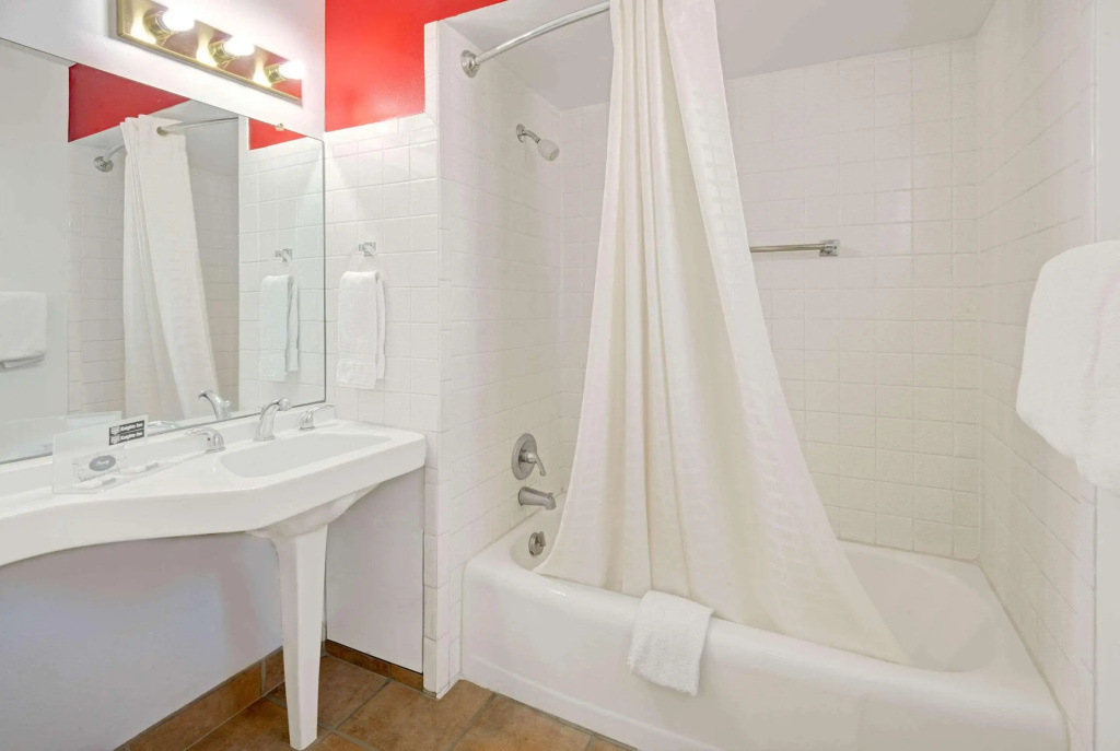 Garner Hotel Albuquerque Airport by IHG