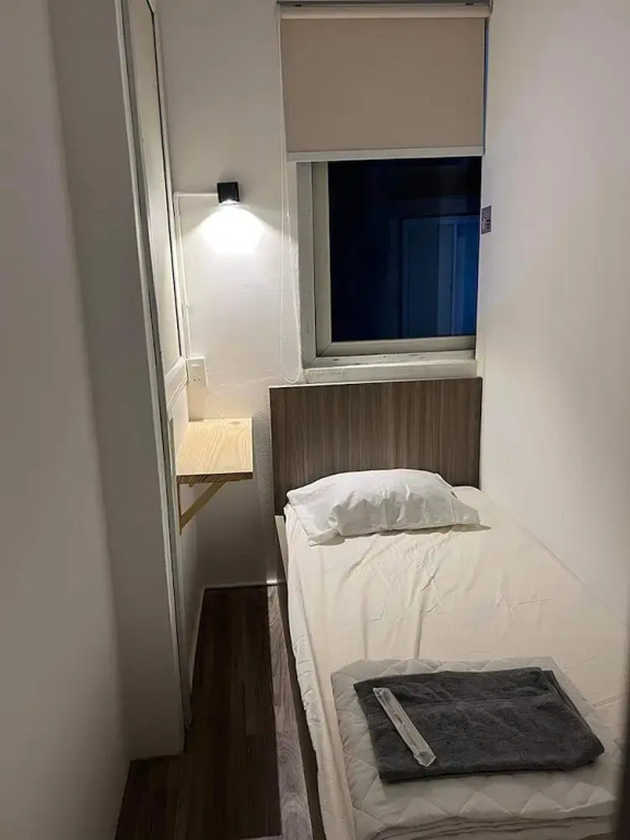 8h - Hostel