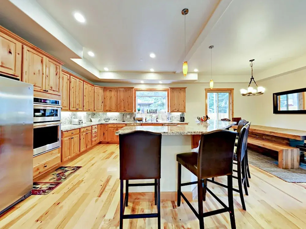 831 Patricia Cabin
